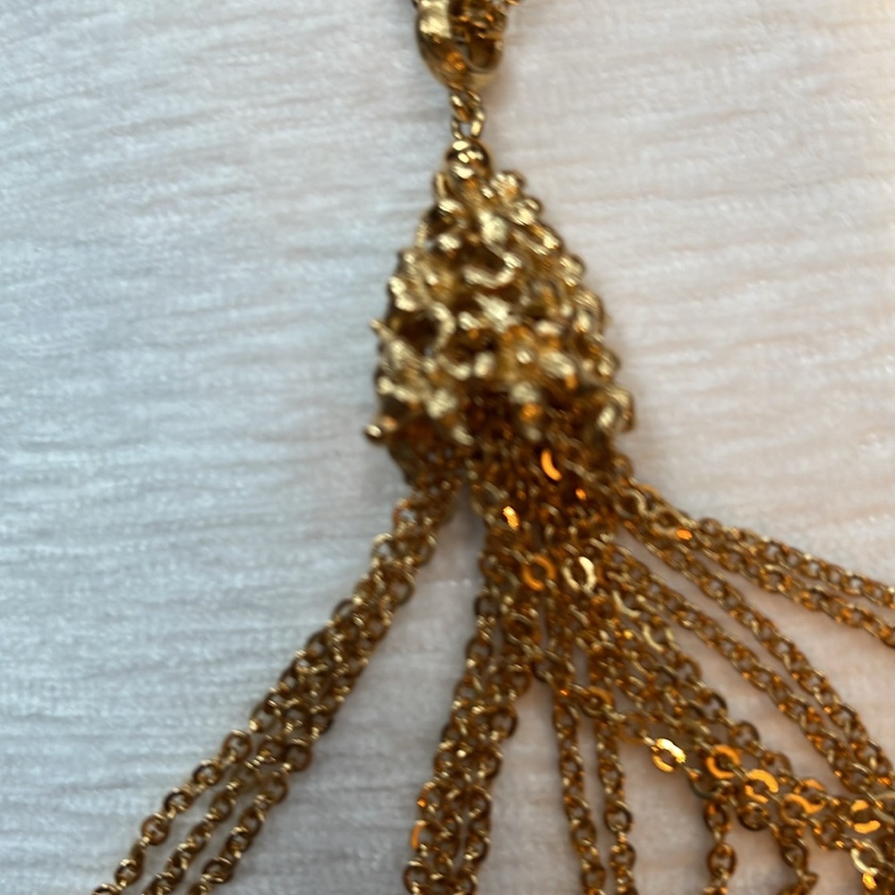 Vintage from late 60s early 70s Monet tassel necklace gold tone/new condition28” - Picture 8 of 14